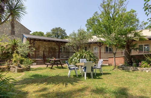 Upwey Cottage | Cabin ∙ 2 bedrooms ∙ 4 guests