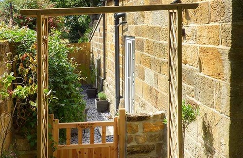 Hinderwell Cottage | Cabin ∙ 2 bedrooms ∙ 4 guests