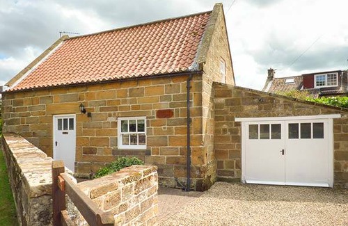 Hinderwell Cottage | Cabin ∙ 2 bedrooms ∙ 4 guests