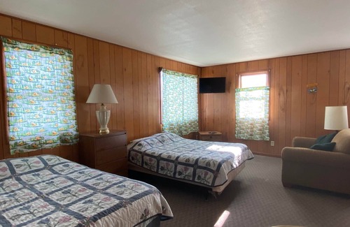 Warsaw Cabin | Cabin 2 - Reel and Trigger