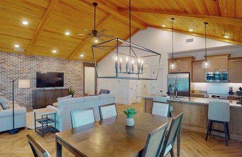 Waverly House | CABIN #3 AT SANCTUARY COVE