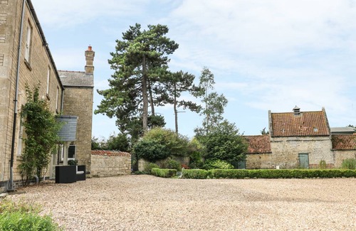 Burton Coggles Cottage | Cabin ∙ 3 bedrooms ∙ 6 guests