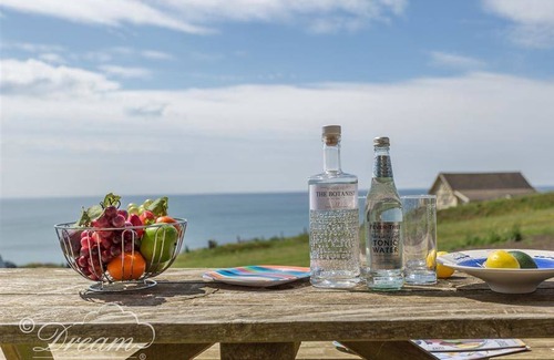 Eype Cottage | Cabin ∙ 3 bedrooms ∙ 6 guests