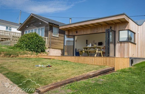 Eype Cottage | Cabin ∙ 3 bedrooms ∙ 6 guests