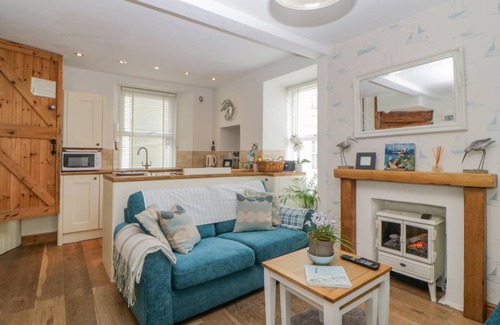 Looe Cottage | Cabin ∙ 3 bedrooms ∙ 6 guests