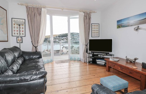 Dartmouth Cottage | Cabin ∙ 3 bedrooms ∙ 6 guests