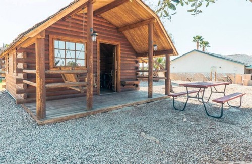 Ehrenberg Cabin | Cabin 3 - Rustic River Cabin