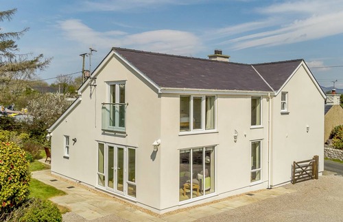 Edern Cottage | Cabin ∙ 4 bedrooms ∙ 7 guests