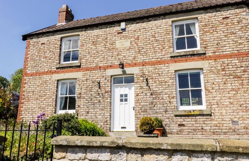 Nawton Cottage | Cabin ∙ 4 bedrooms ∙ 8 guests