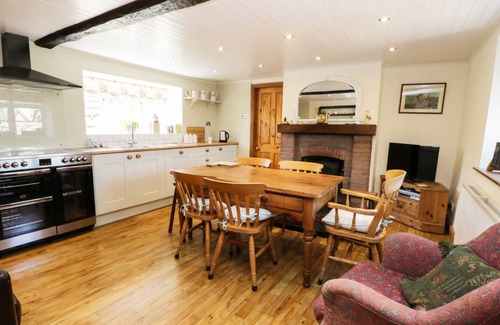 Nawton Cottage | Cabin ∙ 4 bedrooms ∙ 8 guests