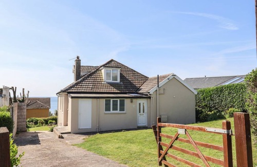 Charmouth Cottage | Cabin ∙ 4 bedrooms ∙ 8 guests
