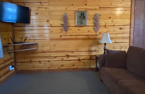 Warsaw Cabin | Cabin 4 - Reel and Trigger