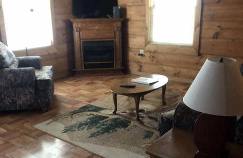Oneida Cabin | Cabin #4 Secluded and Quiet