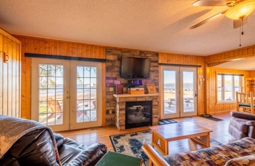 Isle Cabin | Cabin 5 Beachfront Bliss on Mille Lacs Lake!