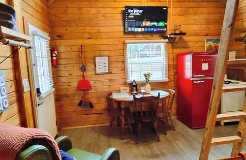 Columbia Cabin | Cabin 7 - Private Log Cabin with loft in Columbia Kentucky