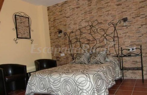 Losar de la Vera Cottage | Cabin ∙ 8 bedrooms ∙ 2 guests