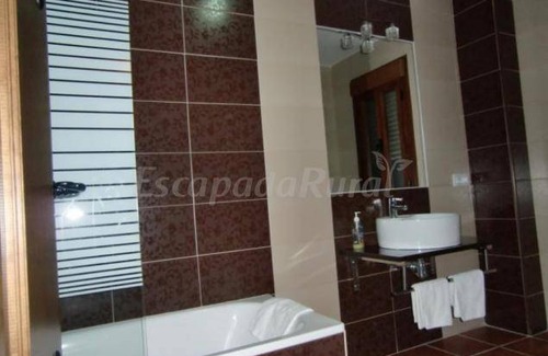 Losar de la Vera Cottage | Cabin ∙ 8 bedrooms ∙ 2 guests