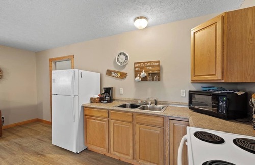 Eckerty House | Cabin 9 The Village @ Patoka Lake