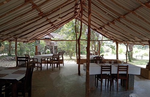 Habarana Cabin | Cabin Air Conditioned - Eagles Wing's GuestHouse