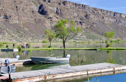Coulee City House | Cabin at Blue Lake in Central Washington (Cabin 4)