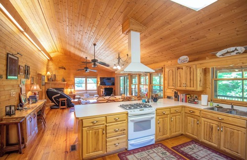Laurel Springs Cabin | Cabin at Cranberry Mill - Private Creekfront Cabin in Laurel Springs