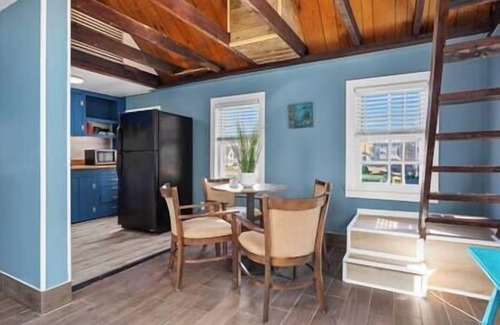 Ocean City Cabin | Cabin at The Beach , not handicapped accesible- has stair access . 1 bathroom