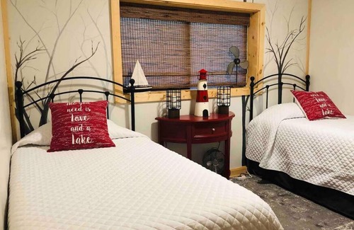 Butler House | Cabin at the cove at Watauga Lake