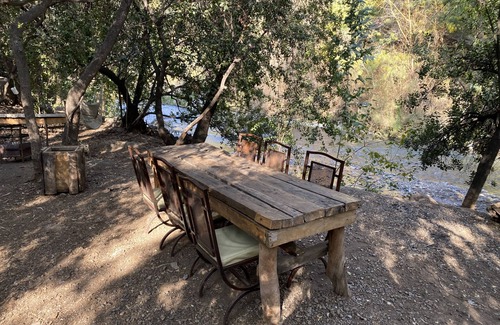 Lo Barnechea House | Cabin between Forest and River