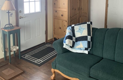 East Wenatchee Cabin | Cabin Bunkhouse on rural country ranch. Private quiet setting.