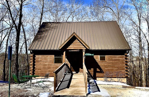 Notch Estates Cabin | Cabin Dreams- Charming. Romantic. Jetted tub. Screened porch. 10 min to SDC