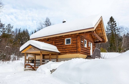St-Adolphe-d'Howard House | Cabin for rent with access to Lac Long (Log home)