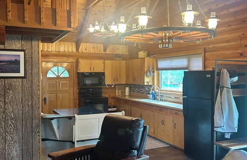 Star Valley Ranch Cabin | Cabin getaway 1-Hour from Jackson Hole, Golfing, Fishing, Palisades, Yellowstone