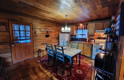Leeper Cabin | Cabin in Cook Forest near clarion river, hiking and hunting!