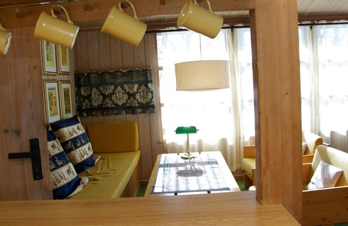 Oystese Cabin | Cabin in meditative oakwood (Neshagen 3)
