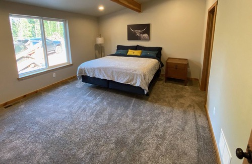 Rapid City Cabin | Cabin in the Black Hills w/hot tub and mountain views!