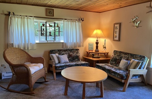Fishtail Cabin | Cabin in the foothills of the Beartooth Mountain Range