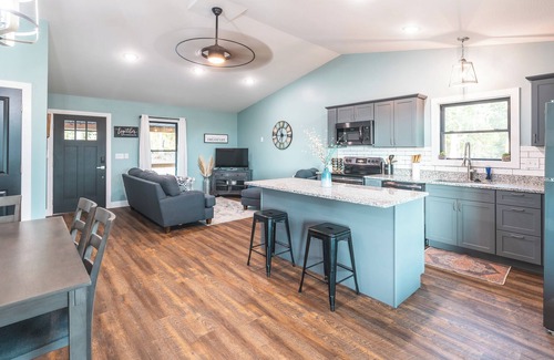 Jerome Cabin | Cabin In The Sky overlooking the Gasconade river close to Fort Leonard Wood
