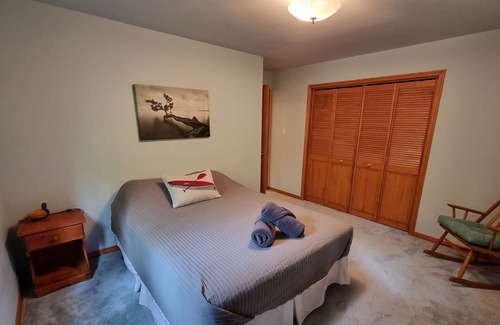 Grand Bend Cottage | Cabin in the Woods - 5 min walk to private beach!