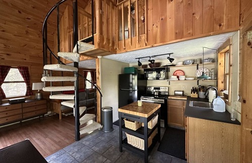 Branchport Cabin | Cabin in the woods near the Finger Lakes