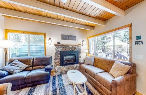 Tahoma House | Cabin in the Woods