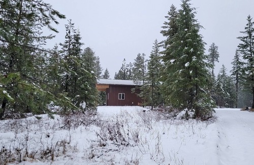 Harvard Cabin | Cabin in the woods with all the comforts of home