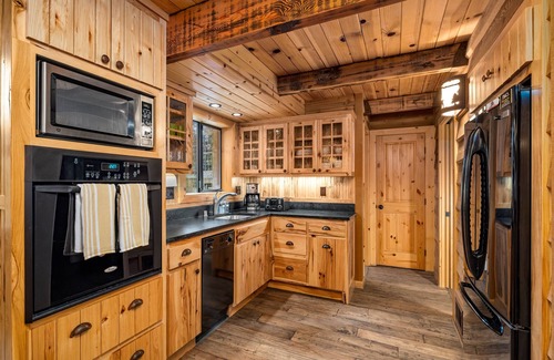 Cold Springs Cabin | Cabin Near Dodge Ridge+Hot Tub+Pool Table+Sledding
