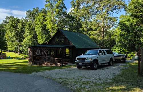 Bruin Cabin | Cabin near Grayson Lake State Park KY 2 bedroom, 2 full bathrooms sleeps 4 plus