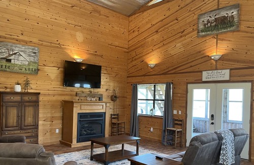 Glencoe Cabin | Cabin On 700 Acre Ranch, inquire about hunting
