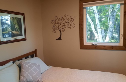 Nevis Cottage | Cabin on beautiful Lake Belle Taine