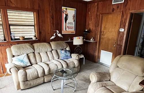 Cedar Key Cabin | Cabin on Cedar Key Canal w/Hot Tub and Golf Cart -5 min from Downtown