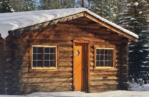Moose Wilson Road Cabin | Cabin On Historic Guest Ranch. Private! Fishing! Secluded!