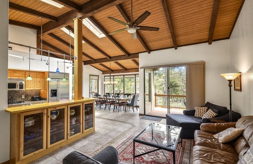 Flagstaff House | Cabin-On-The-14th-Tee: Beautiful, Pine-Shaded, Prime Location, Lrg Deck, GC View