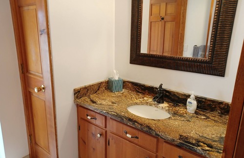 Bath House | Cabin on the Creek /Private Swimming Pool and Pier - Bath NC
