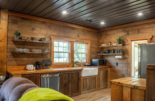 Fort Mc Clellan Cabin | Cabin on the Farm w/Axe Throwing